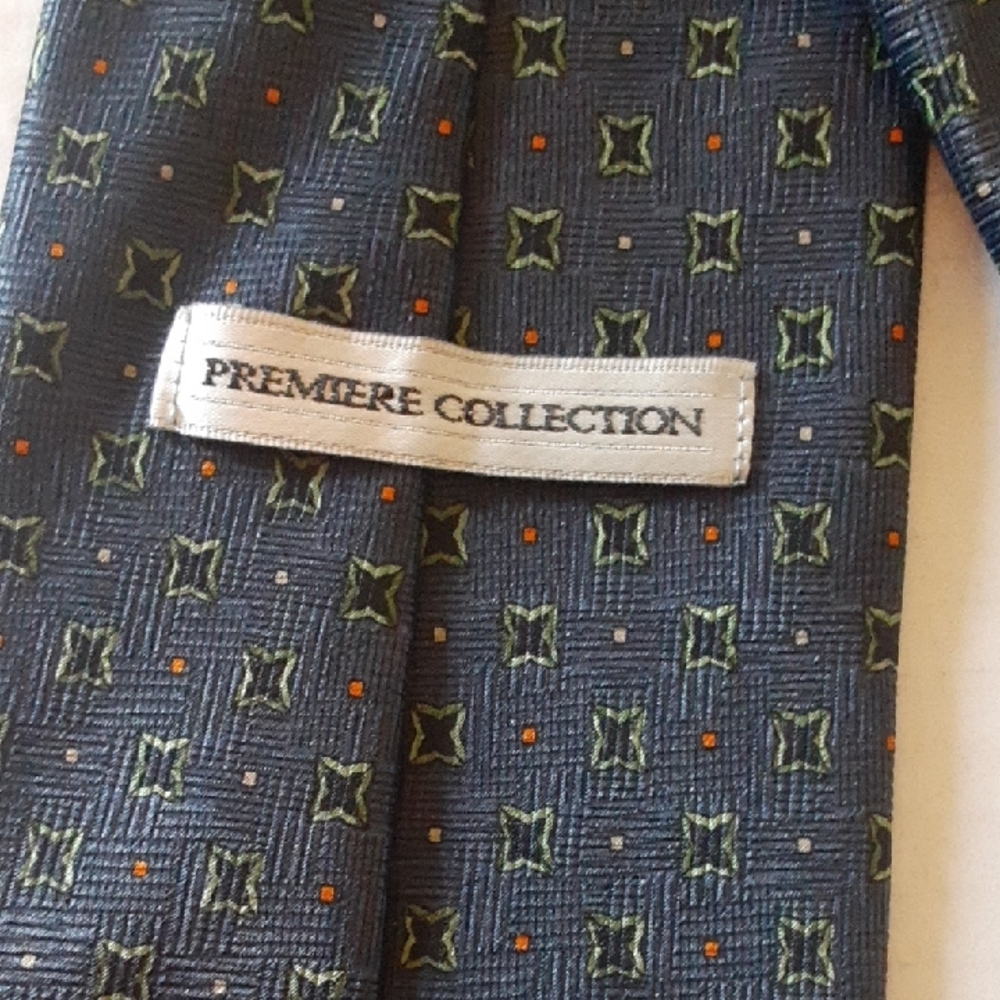 Elegant Blue Patterned Men's Neck Tie - Picture 3 of 8